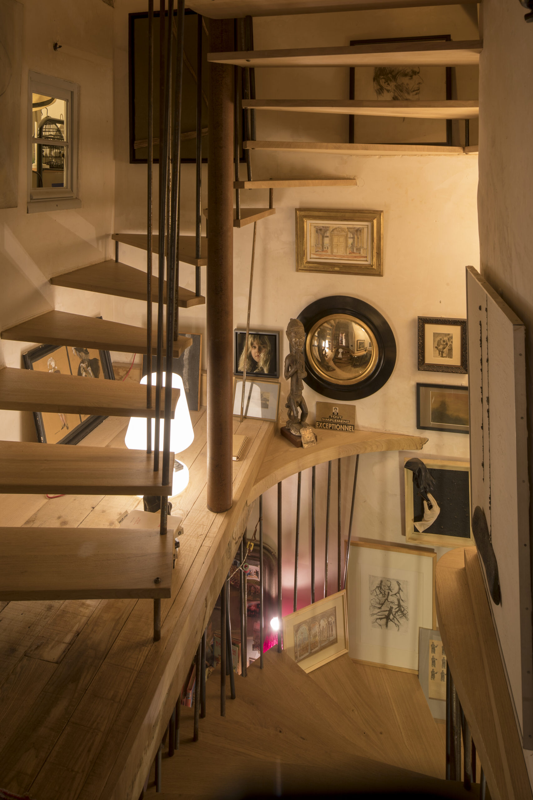 Escalier suspendu